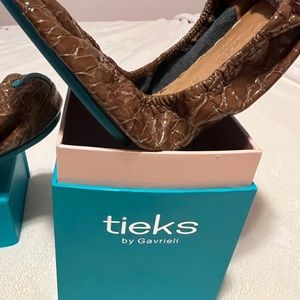 EUC TIEKS BROWN Croc Patent Ballet Flats Size 8